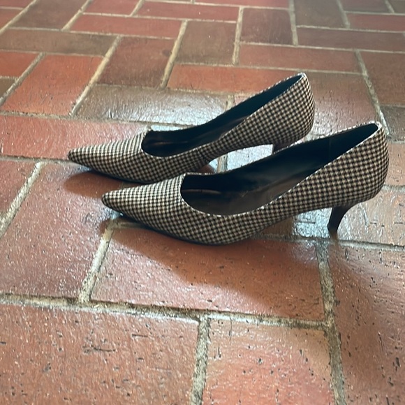 Bandolino Black and White Houndstooth Heels - Picture 8 of 8